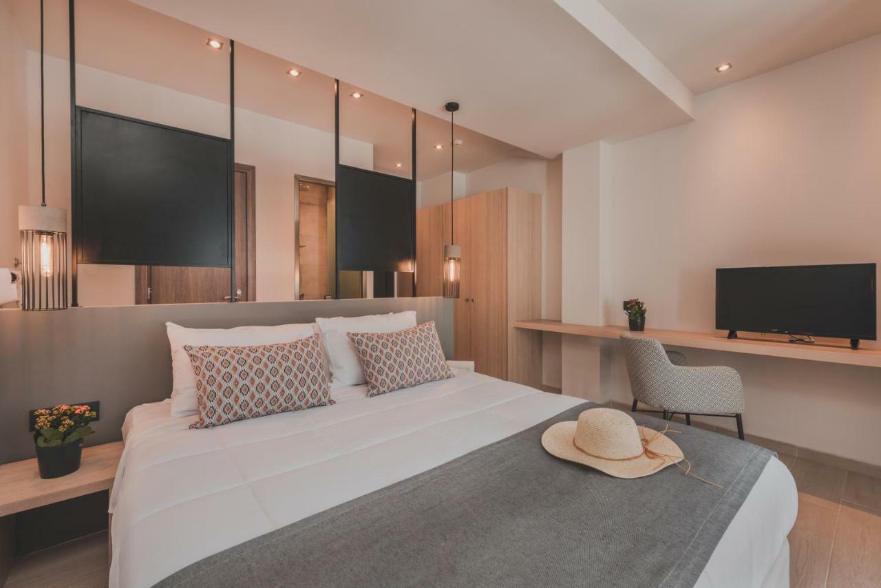 Hotel Cavo D' Oro & 4*