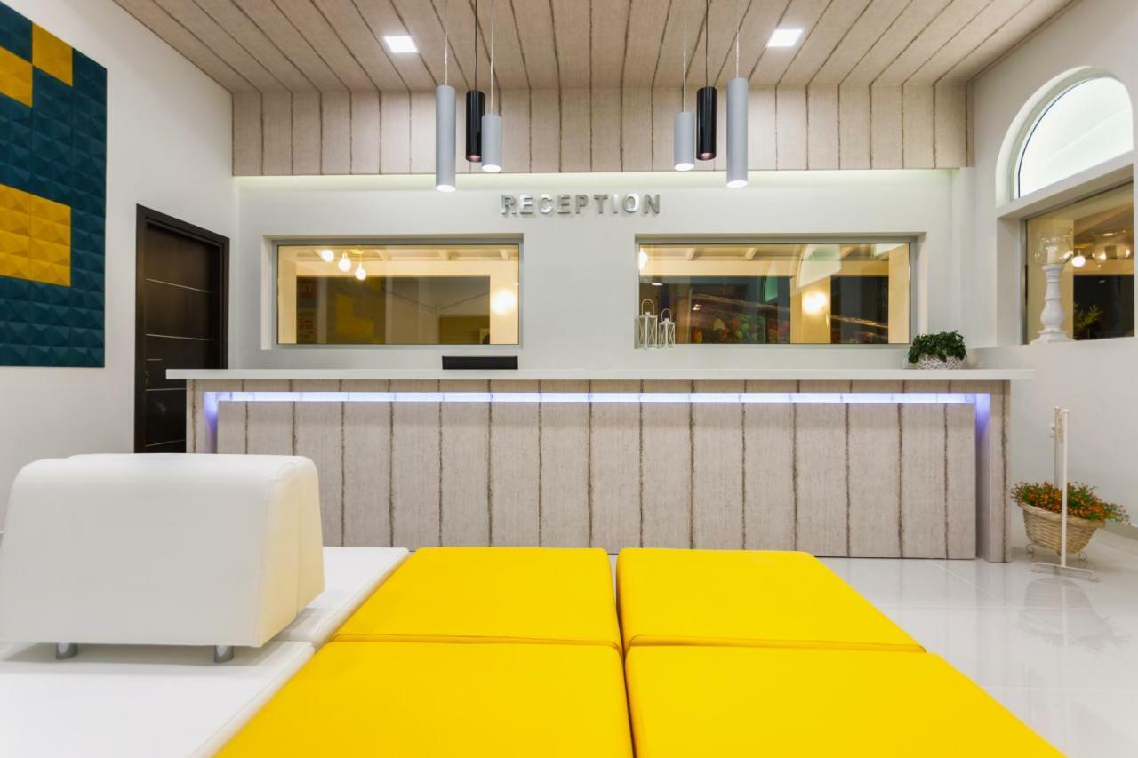 Hotel Cavo D' Oro & 4*